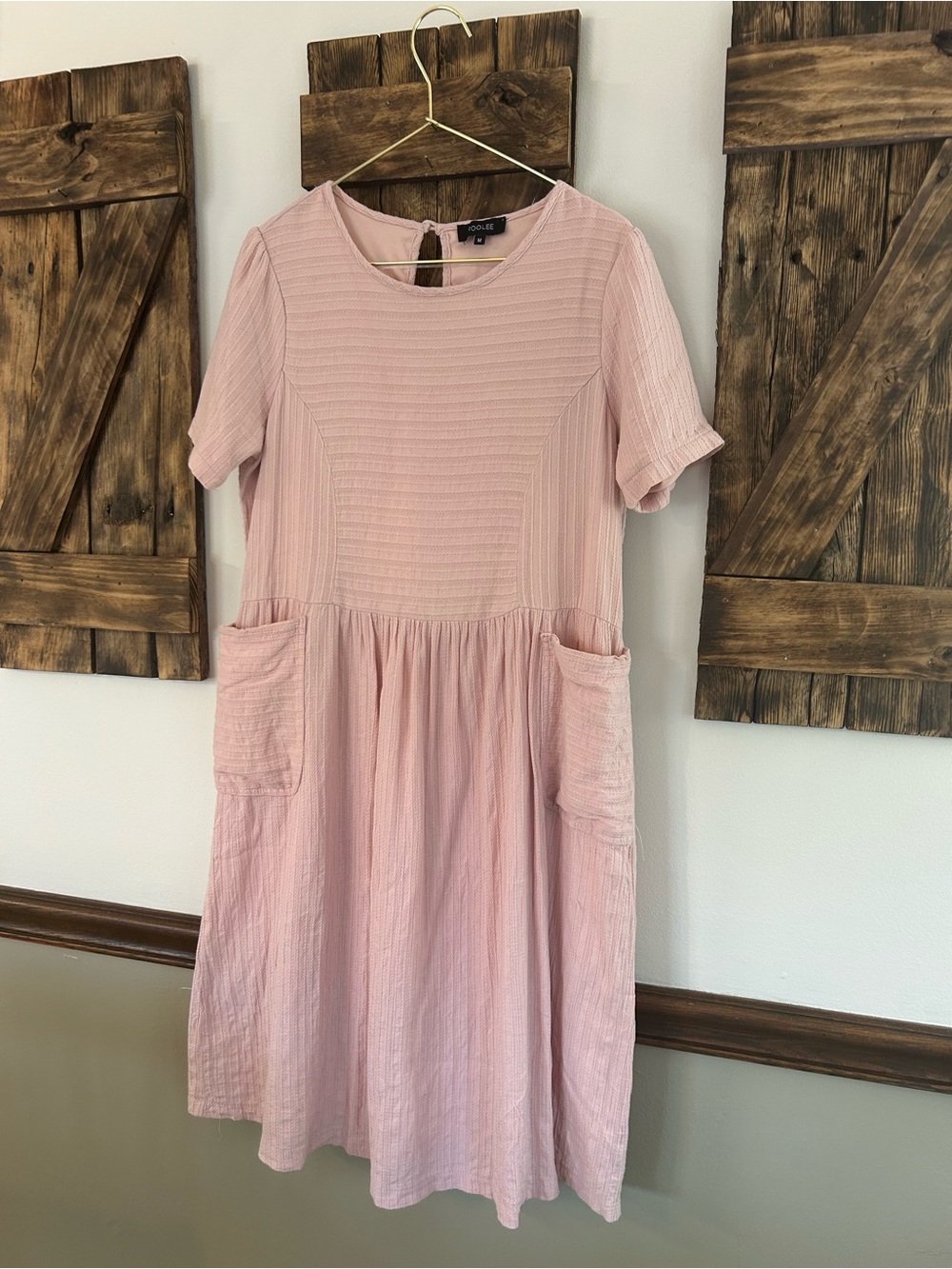 Roolee | Pink Dress Short Sleeve Pockets Textured Women’s Medium